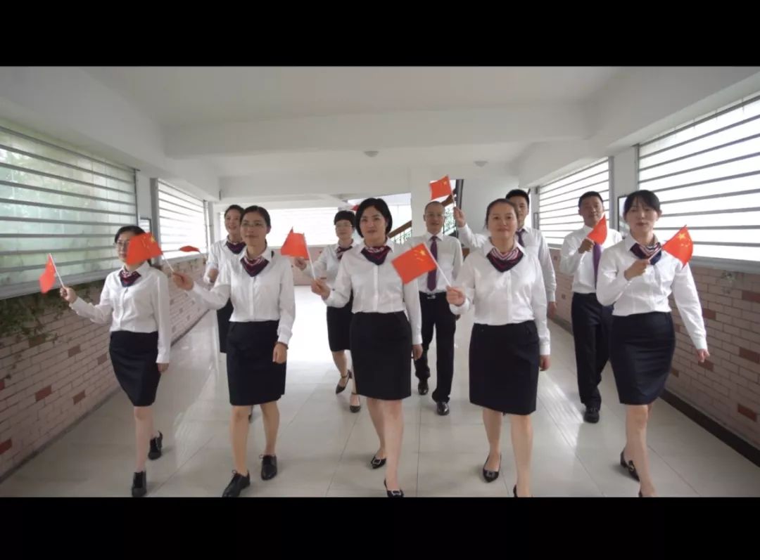 献礼祖国七十华诞东风人深情唱响我和我的祖国