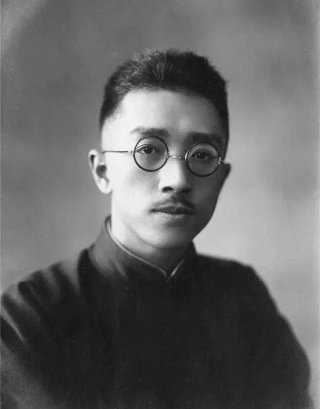 08 青年胡适我小时候身体弱,不能跟着野蛮的孩子们一块儿玩.