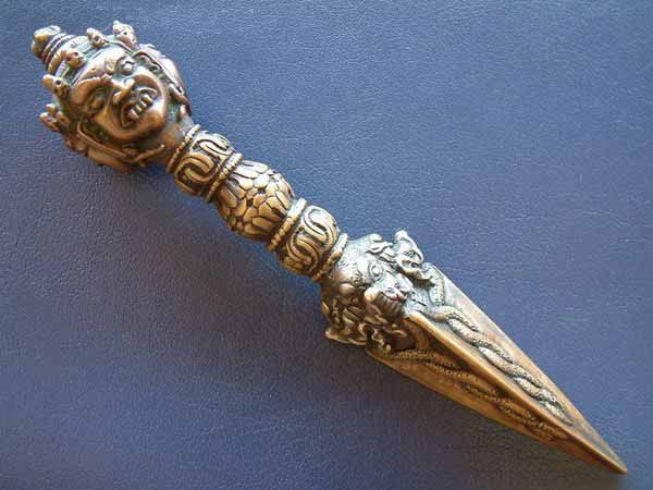 慈禧太后为何对翡翠降魔杵爱不释手,它究竟有什么作用?