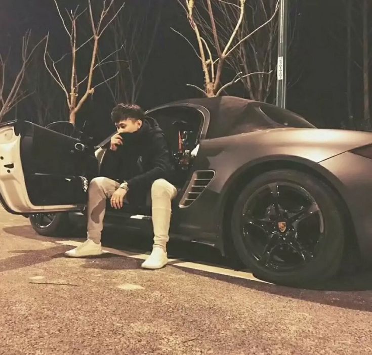 男孩发自拍背后的真相