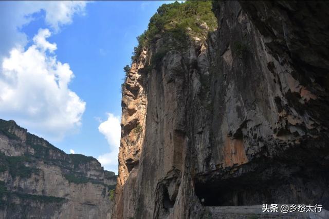 镜头里的太行(15)——穽底挂壁公路