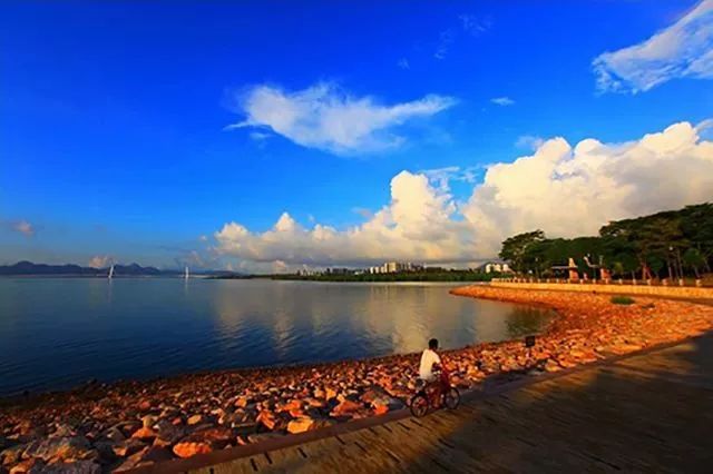 逛完公园可以过来这边吃饭出行小贴士地址:深圳市罗湖区太宁路8号地铁