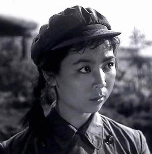 名人轶事英雄儿女中的王芳77岁了气质竟这么好