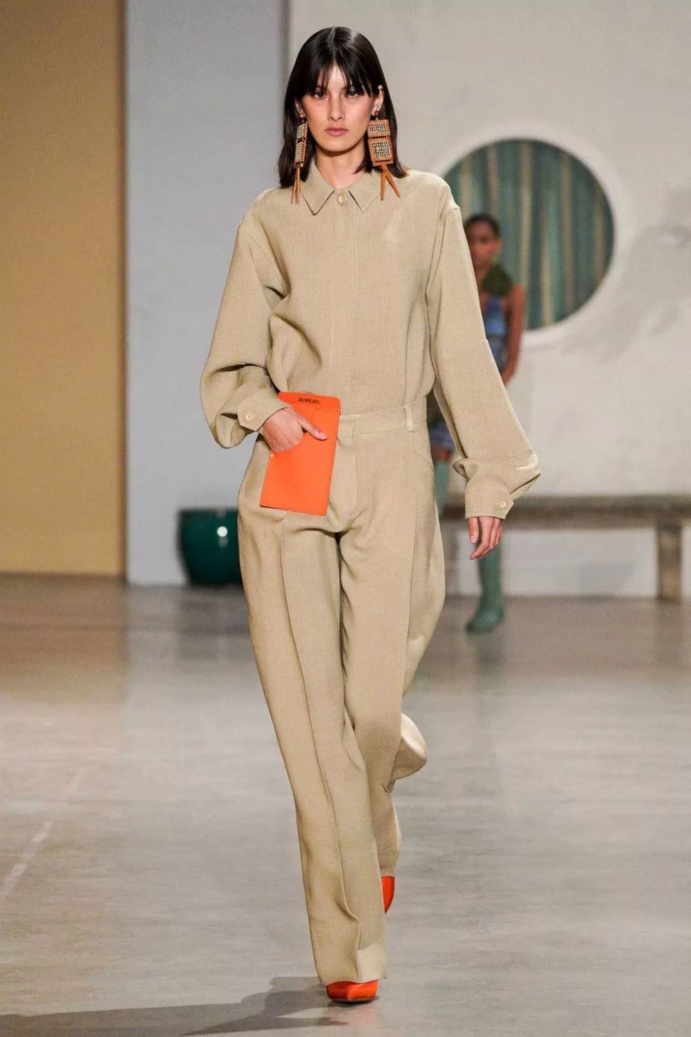 法系新浪潮极简主义风格兼容古典现代摩登感jacquemus2019秋冬系列
