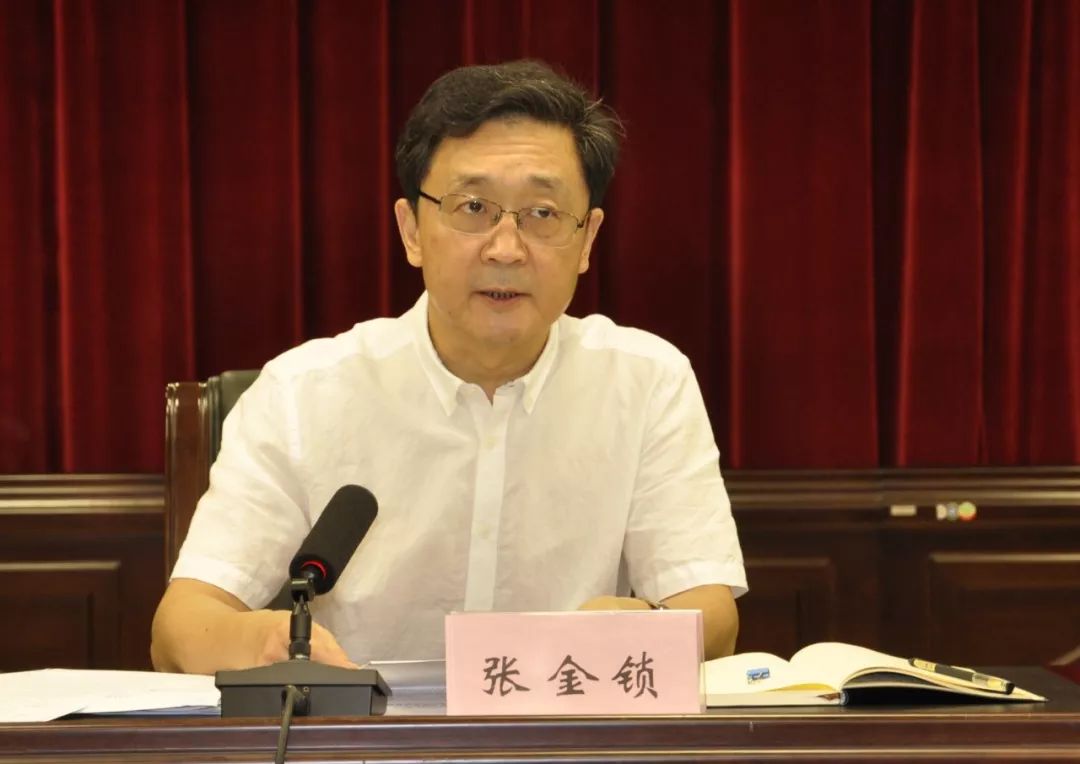 县领导唐树元,李小平,张金锁,张彦明,赵东钊,曹军华出席会议.