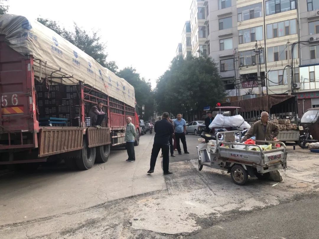 微友爆料离石马茂庄菜市场停车乱象图