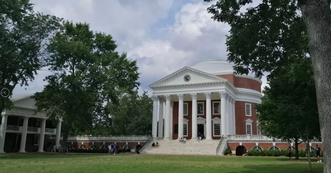 esade商学院合办的国际商务全球硕士项目在弗吉尼亚大学历史悠久的