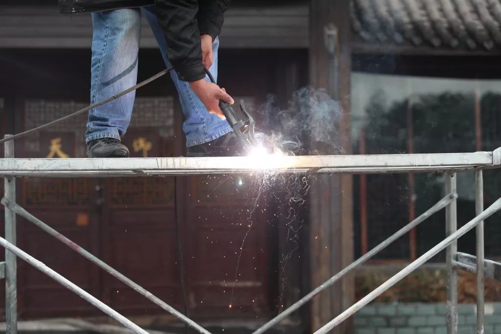 短短1个月,工地,厂房,饭店都因它而起火!_电焊