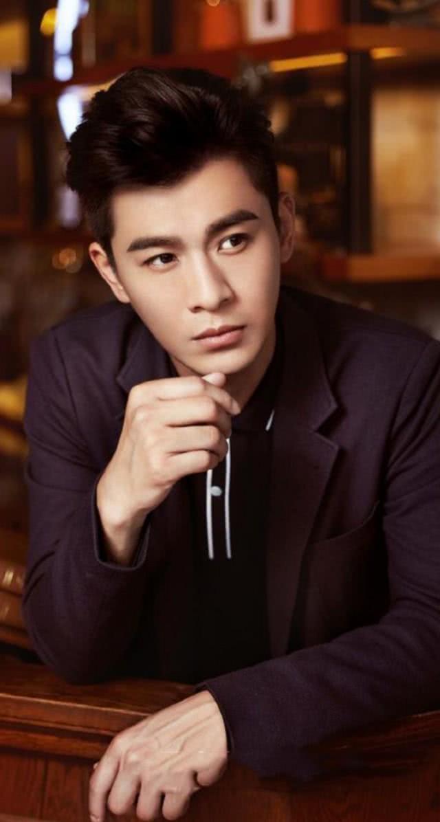 有着古装美男称号的乔振宇俊朗潇洒成熟帅气精美相册