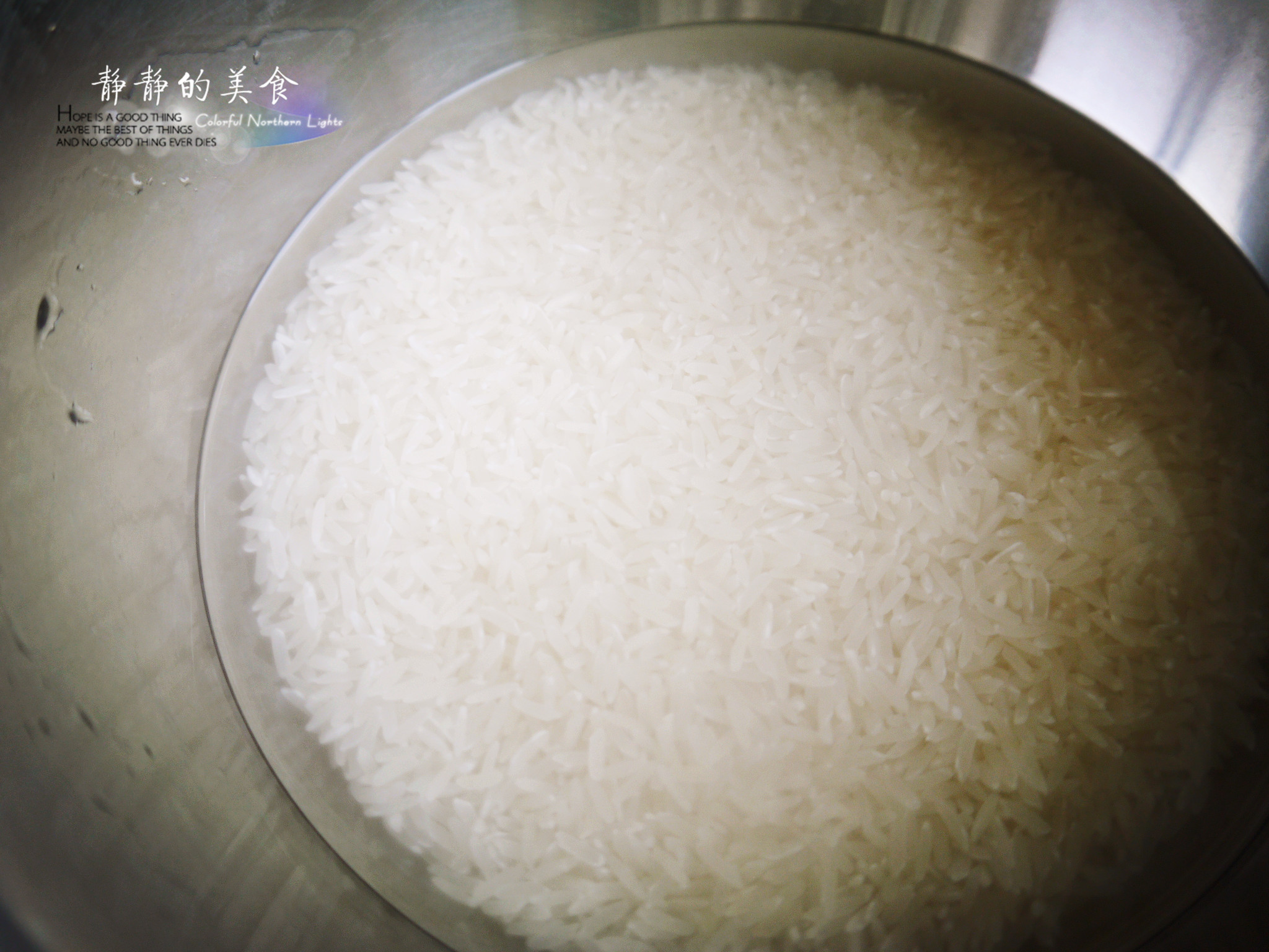 【美食每刻】每天都做饭,你知道这样蒸米饭味道更好吗?