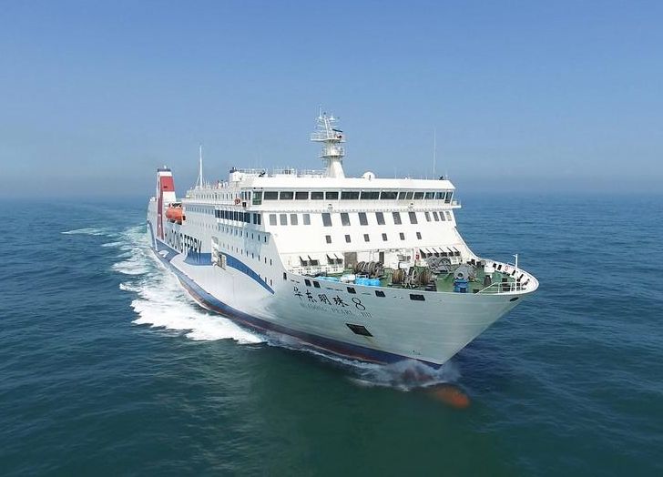 宿:渡轮如遇特殊原因(天气,船务公司调整船次等)则换乘"海蓝鲸号","