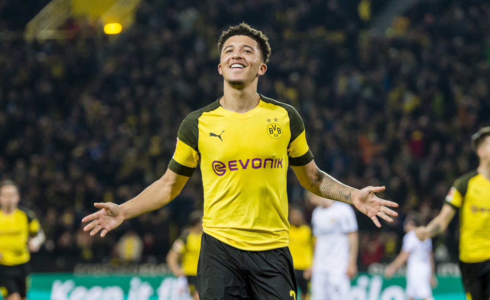 原创皇马接近击败曼联,明年夏天以1.27亿英镑签下欧洲天才攻击手