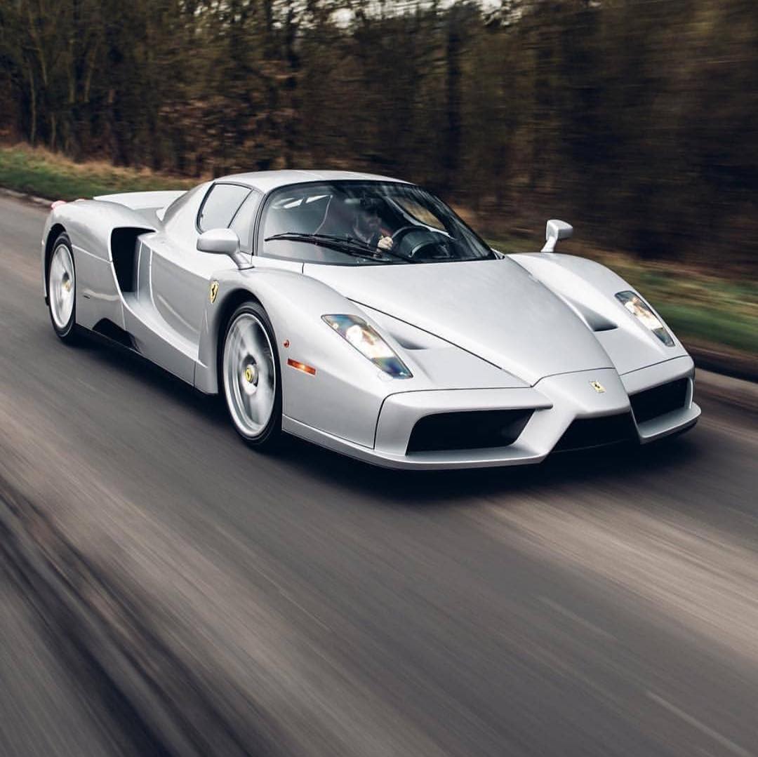 实至名归的银色子弹法拉利enzo超跑
