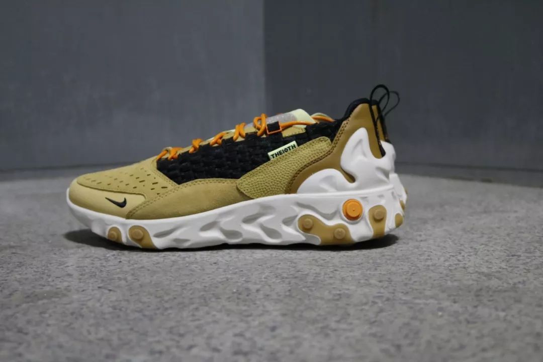 成都deal发售9月8日多重质感的拼接鞋面nikethe10th