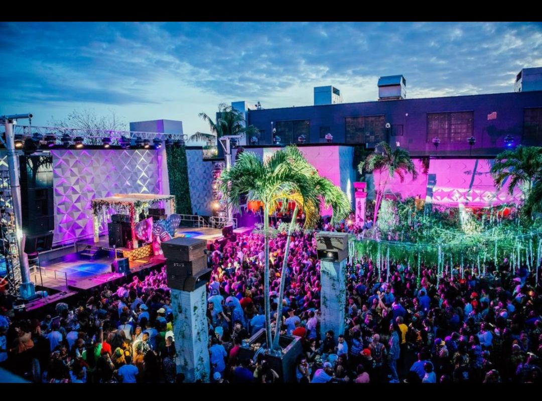 20刀拿下dj大神alesso纽约会场门票仅70张凭票可抽限量版chanel项链