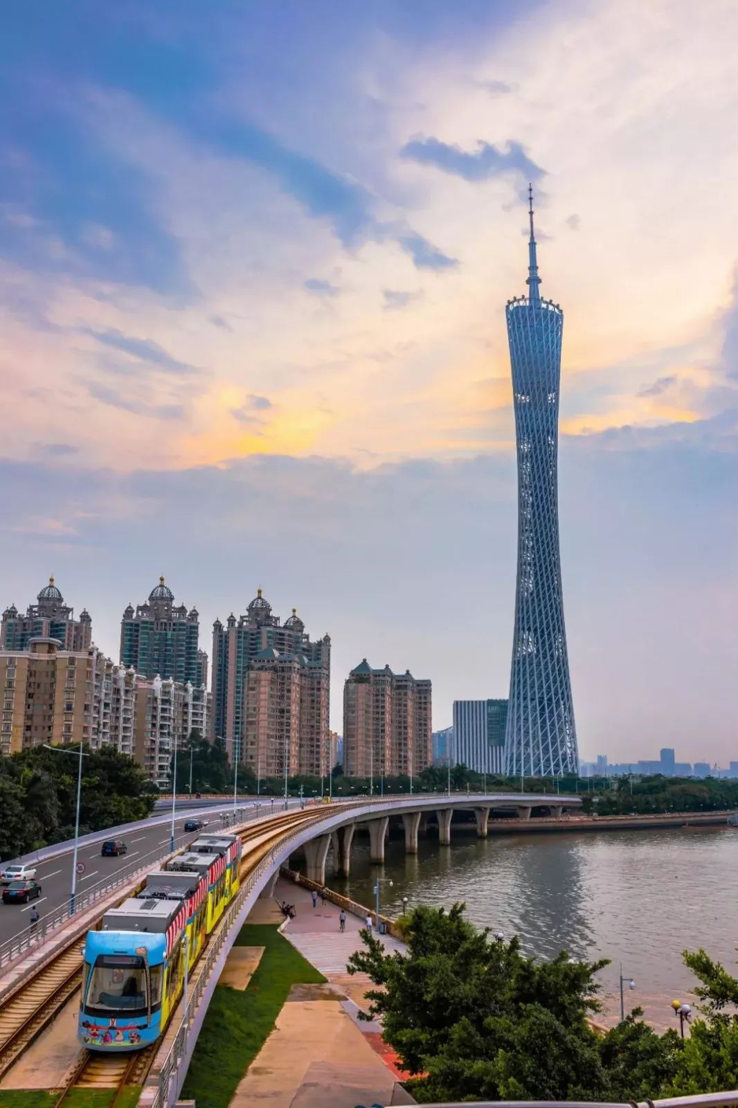 这些广州塔的打开方式太太太太酷炫了吧