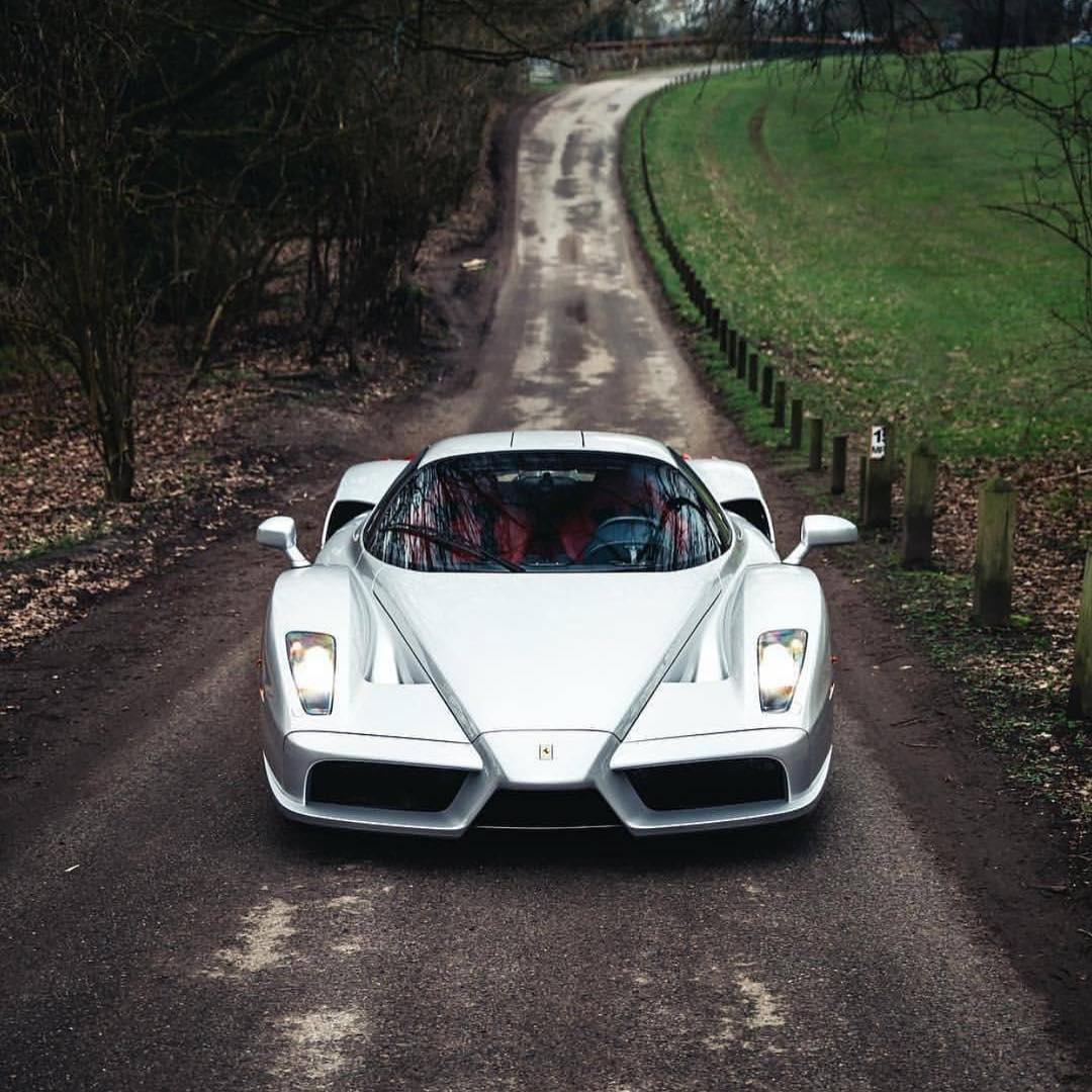 实至名归的银色子弹法拉利enzo超跑
