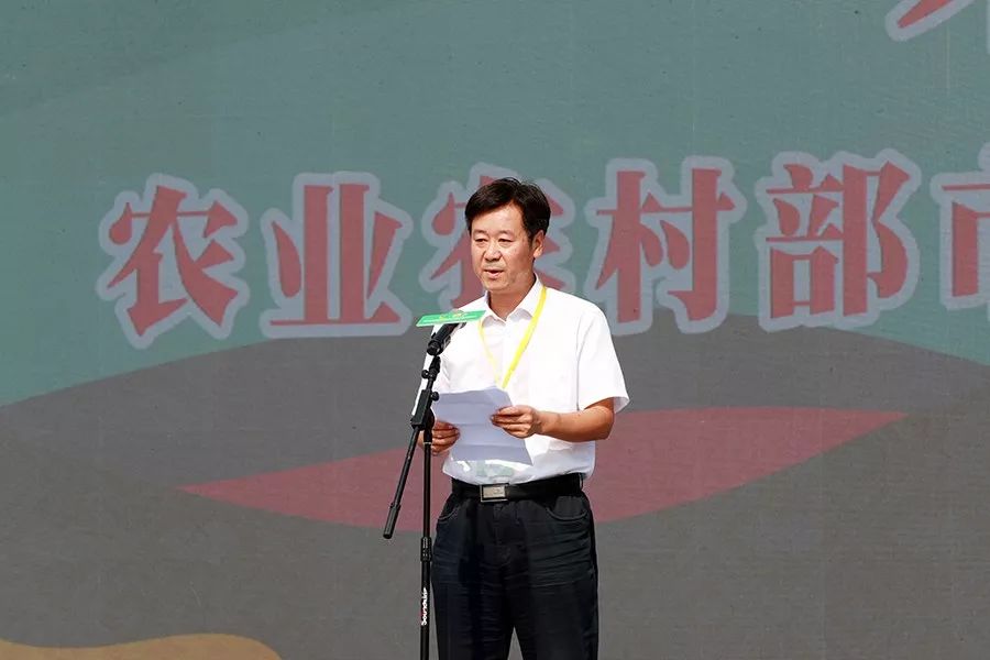 湖北省恩施自治州州委常委,副州长李岩,州委书记叶红专,湖南省农业