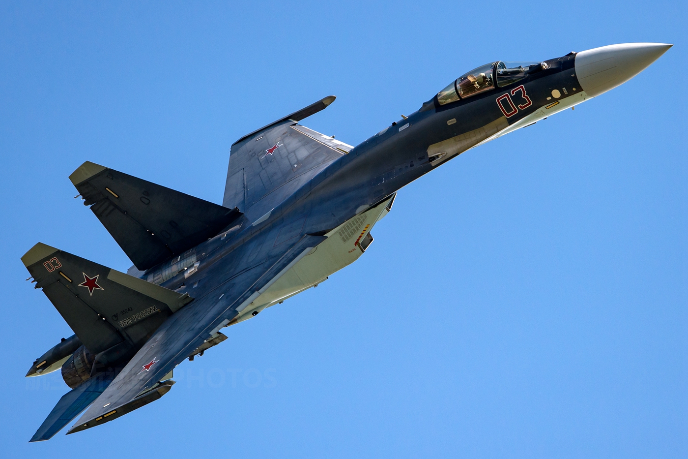 原创苏-27与苏-35美图,看似完美的战机小问题也不少,期待后续发展