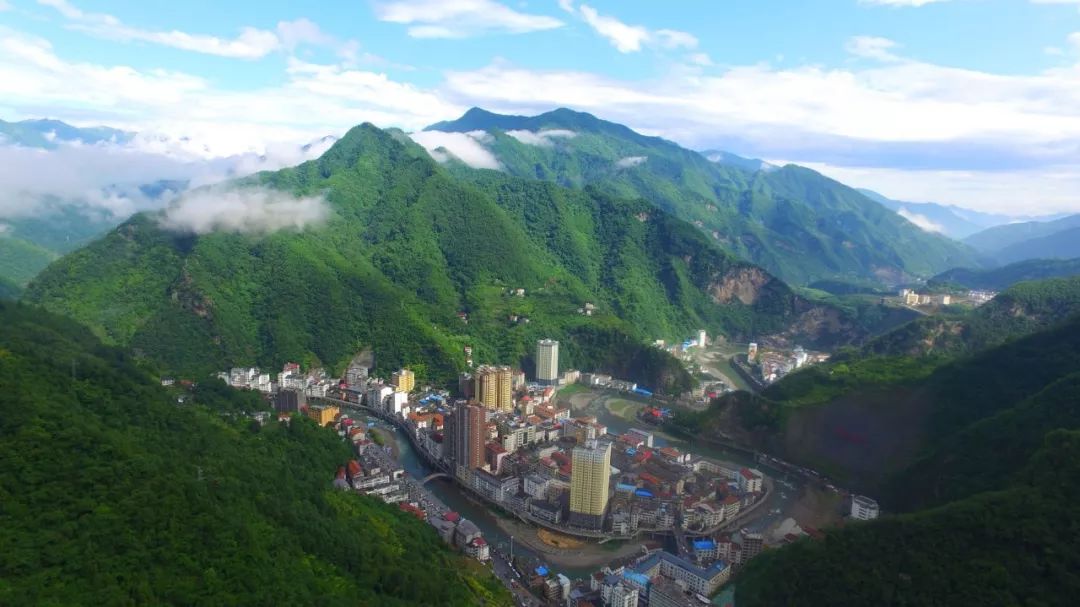 镇坪以节为媒旅游经济振乡村