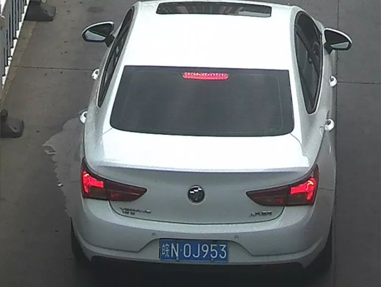 六安一幼儿园门前这辆车被警方盯上