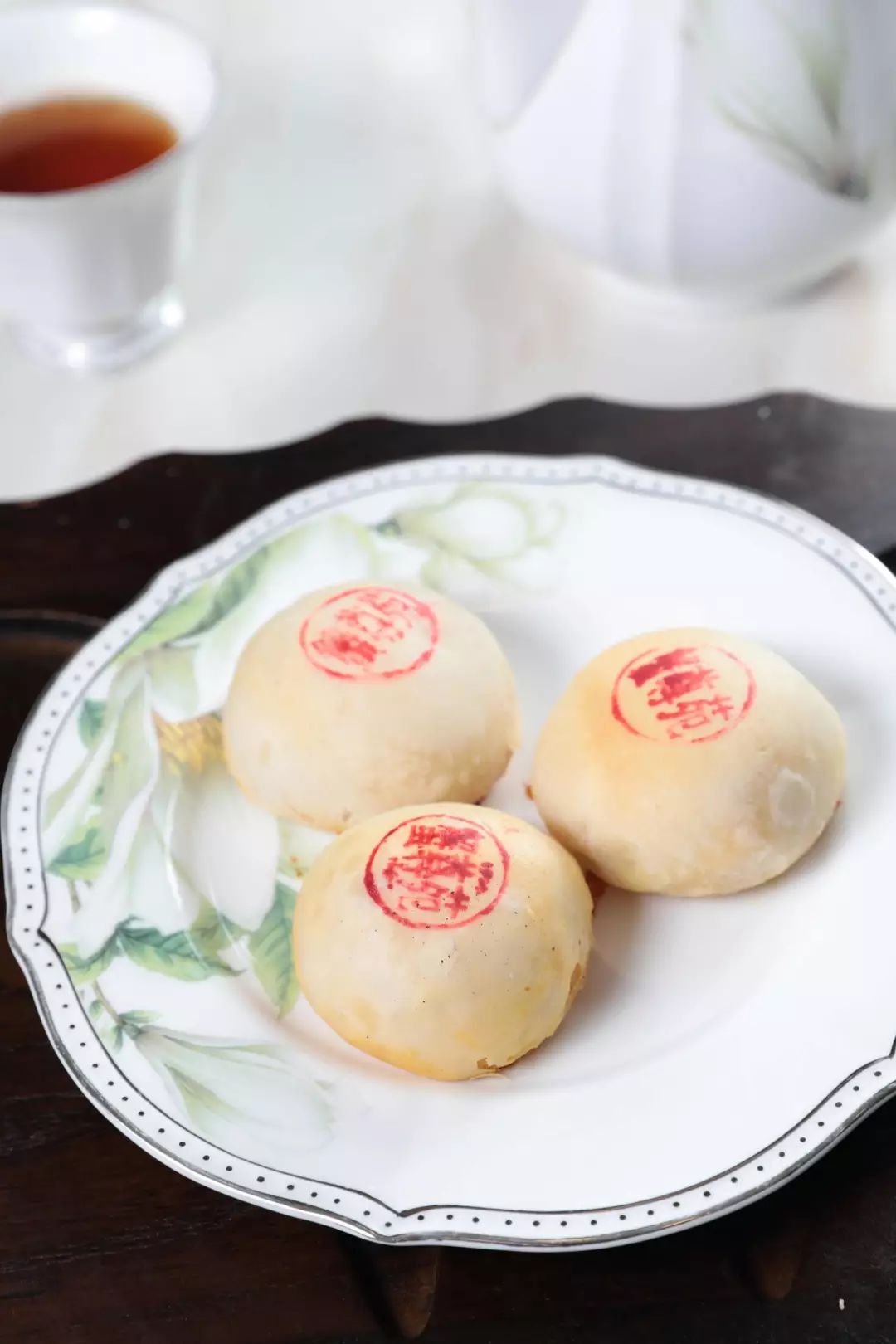 满口蟹香的蟹黄鲜肉月饼,今年中秋就盘它!_尊苑