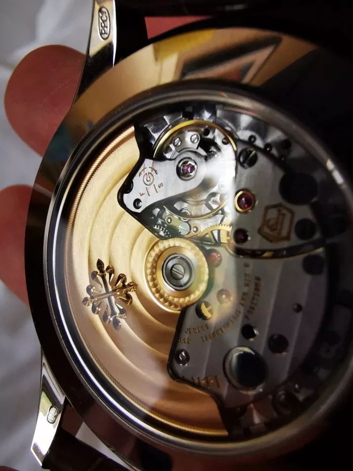 足够低调又十分高调百达翡丽5320g太特别