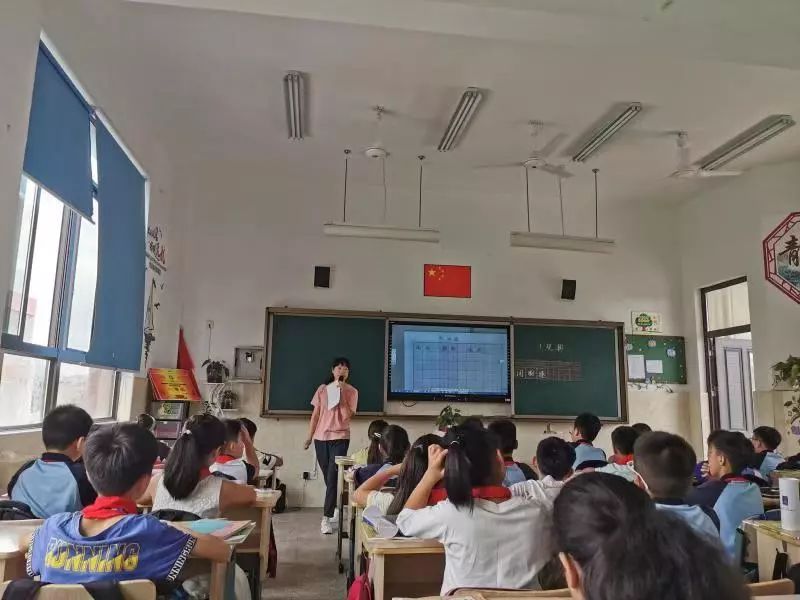 我悄悄地推开你的门苍南县站前小学举行2019年秋季开学推门课活动