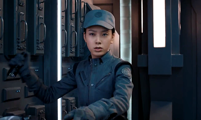 《上海堡垒》路依依的帽子《上海堡垒》江洋的帽子不会掉