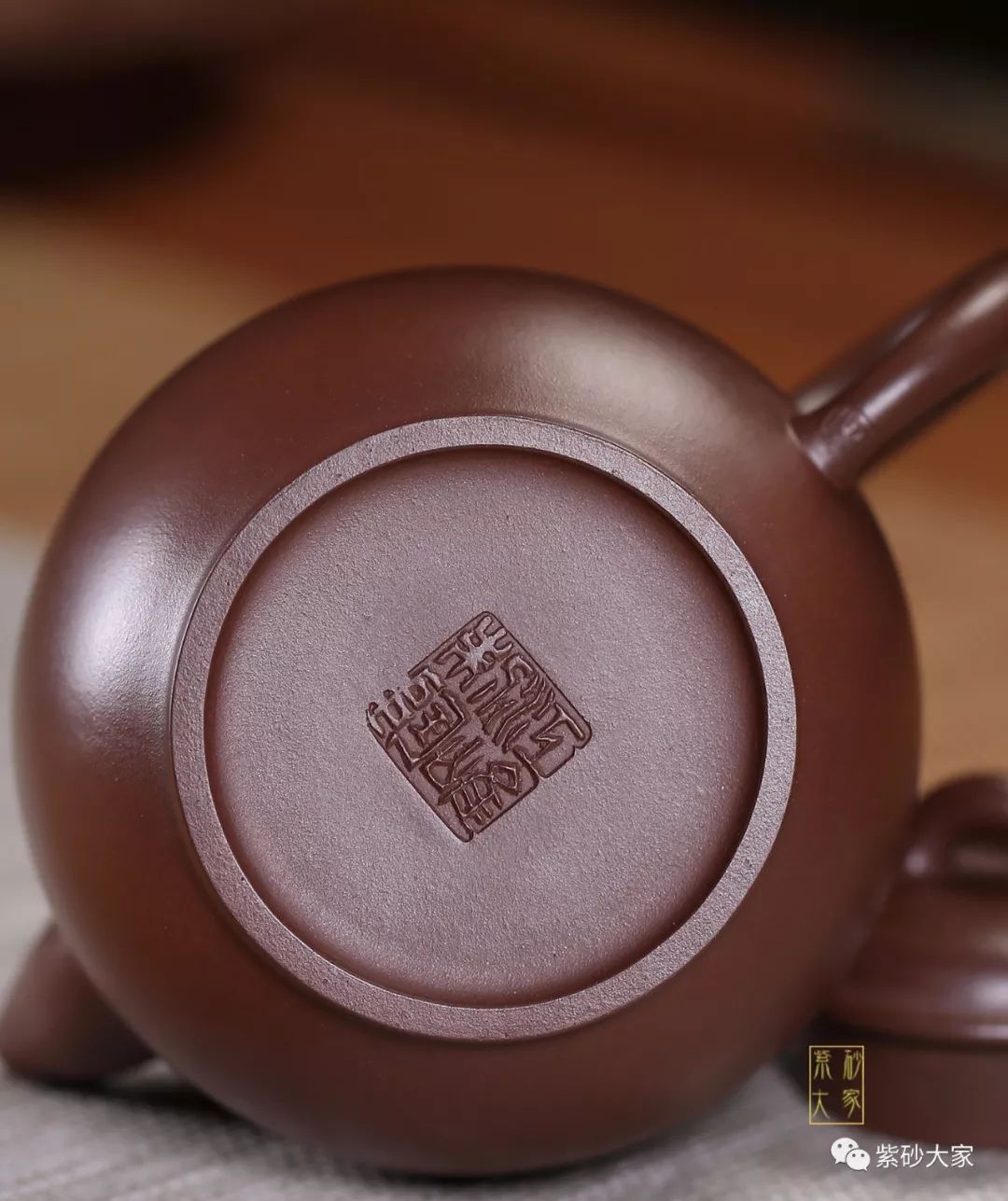 紫砂臻品江峰制61谭泉海大师装饰秋水壶