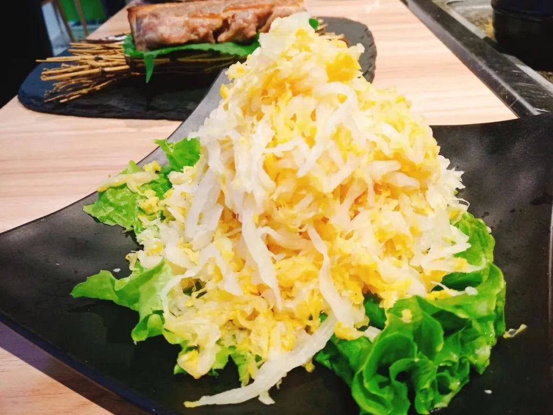 9元抢门市价308元【爷烧石板烤肉】2-3人餐,花样美食吃不停,四代人的