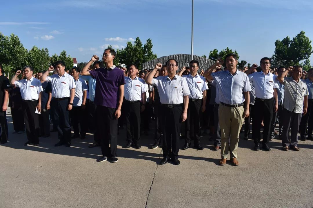 第一书记创建十百千刘鹏桃园大棚农业观光仓储加工三产融合
