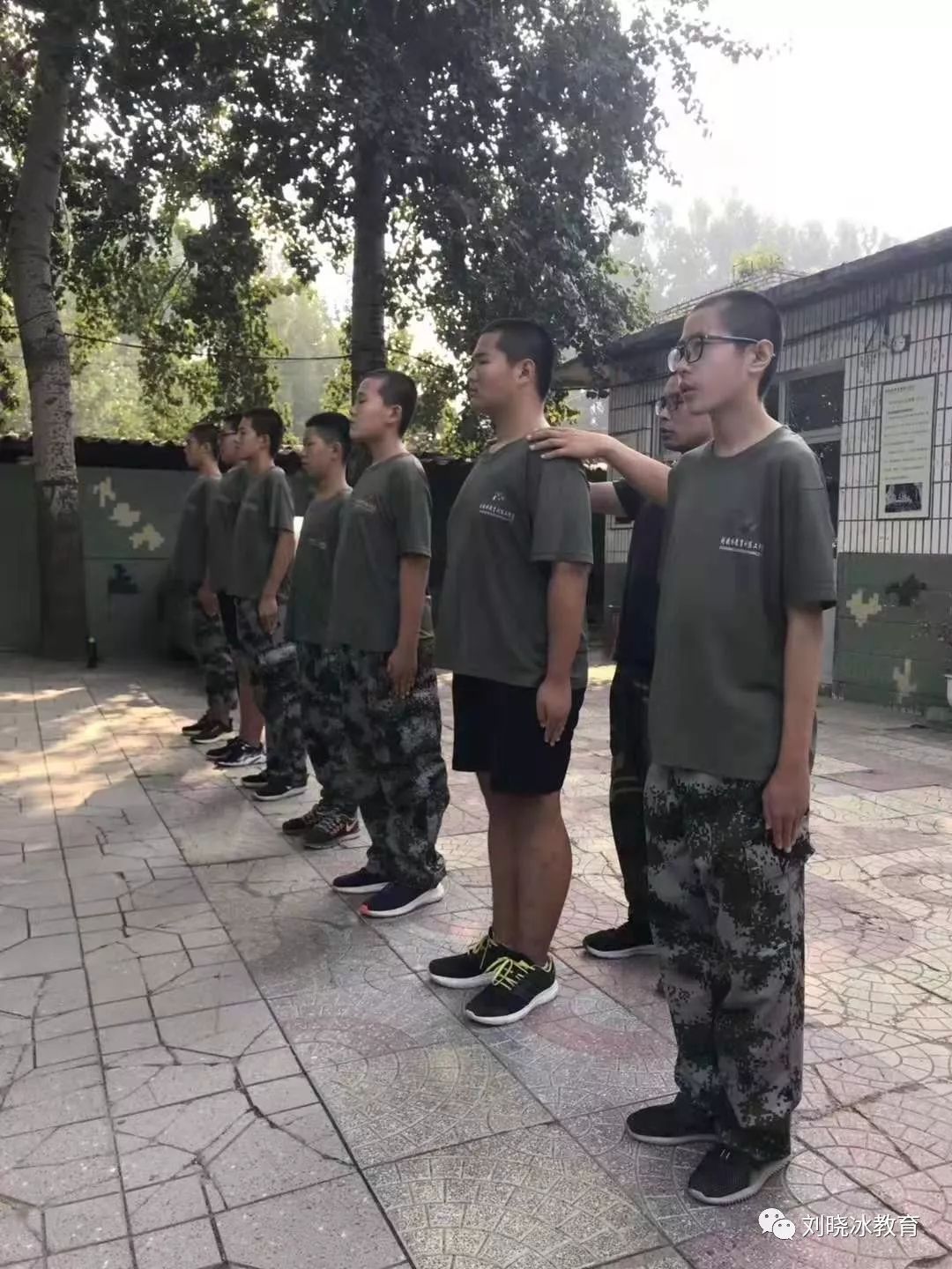 站军姿洗床单洗衣刷鞋