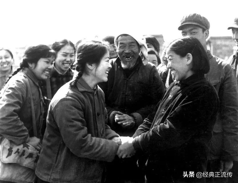 欢送知青下乡接受贫下中农再教育 1968年