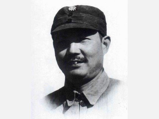 延安修机场美军匪夷所思八路军参谋长满头大汗挥锄头