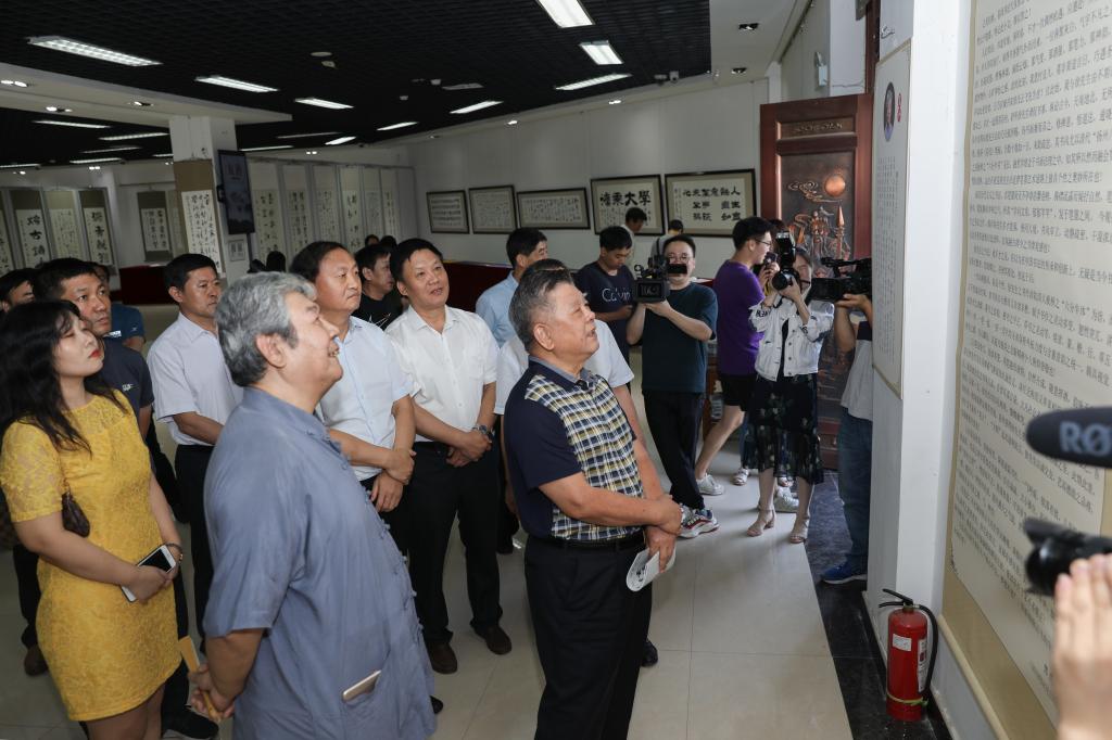 中国书法家徐云飞书法展在衡水学院书画艺术博物馆盛大开幕