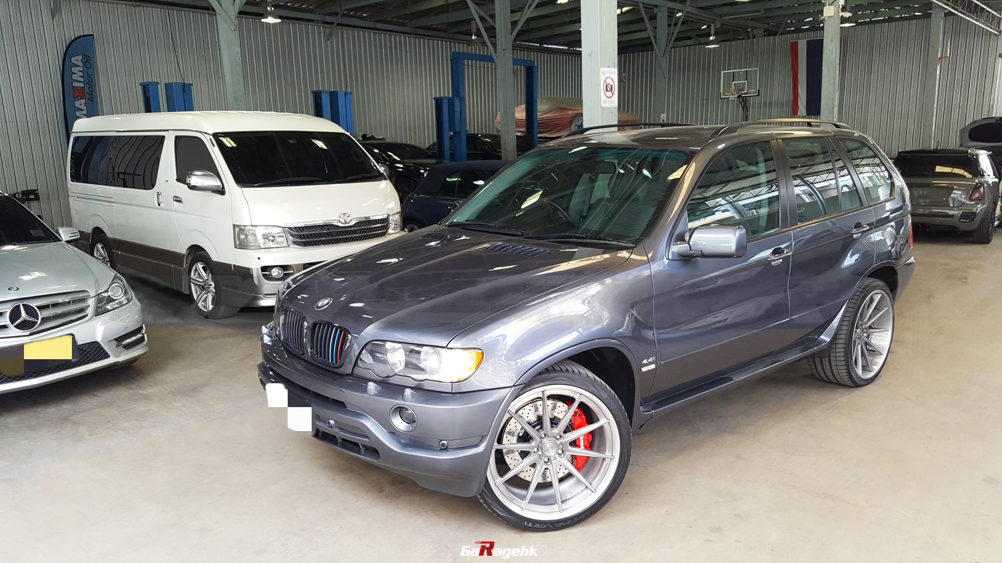 玩老车的终极目标宝马x5e53改装brembogt8刹车套件