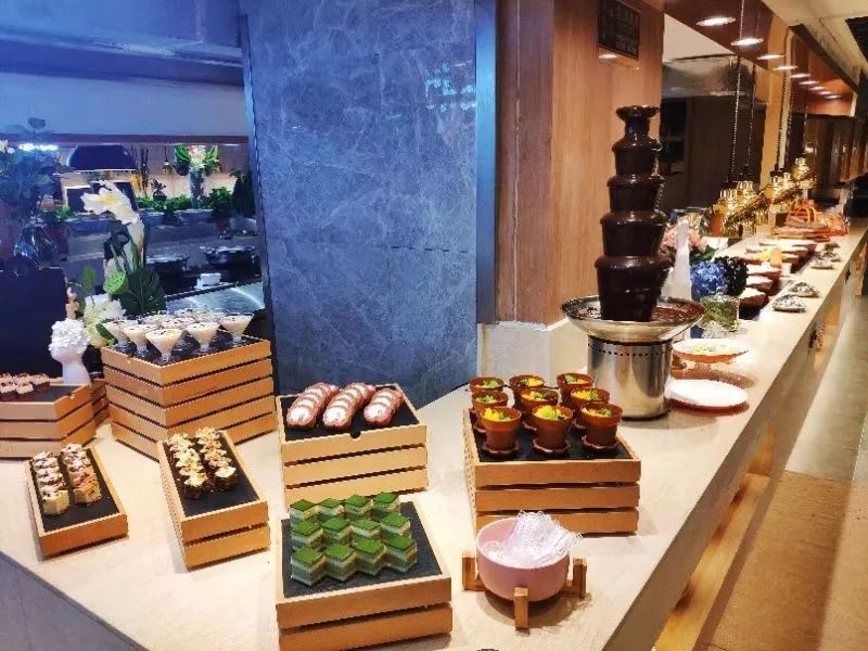 89元抢丽池宫汗蒸会馆温泉洗浴娱乐精品自助餐节假日通用