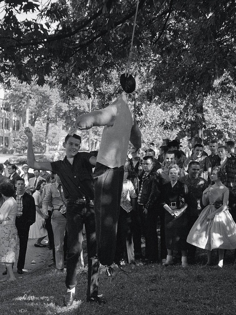 震惊世界的美国小石城事件美国陆军101空降师占领了小石城维持秩序