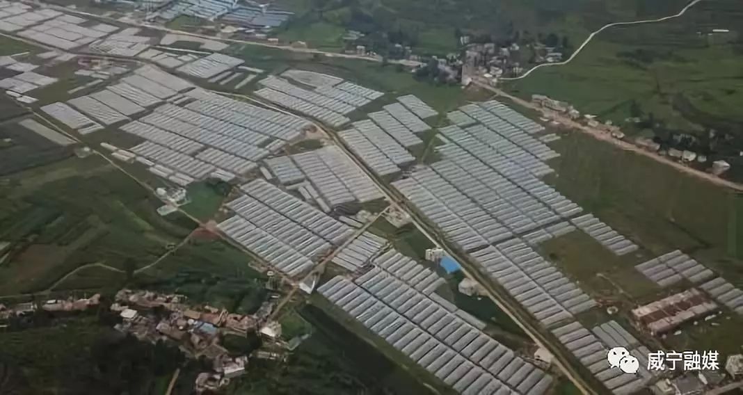 恒大援建威宁县小海镇坪山村蔬菜大棚基地,2018年3月份开始建设,2018