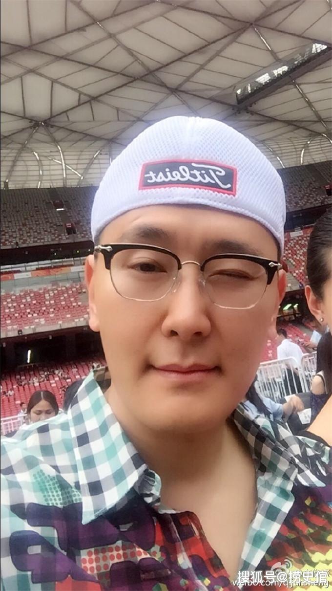 "马小翠"孟真晒她和老公,女儿照片,离开赵本山却活成了这样