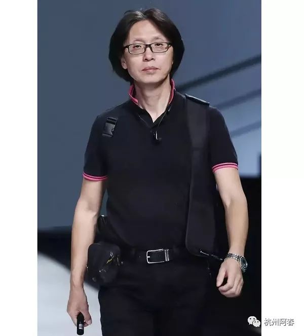 纽约时装周的卡宾首秀,米兰高定周的郭培发布,巴黎成衣周的熊英发布