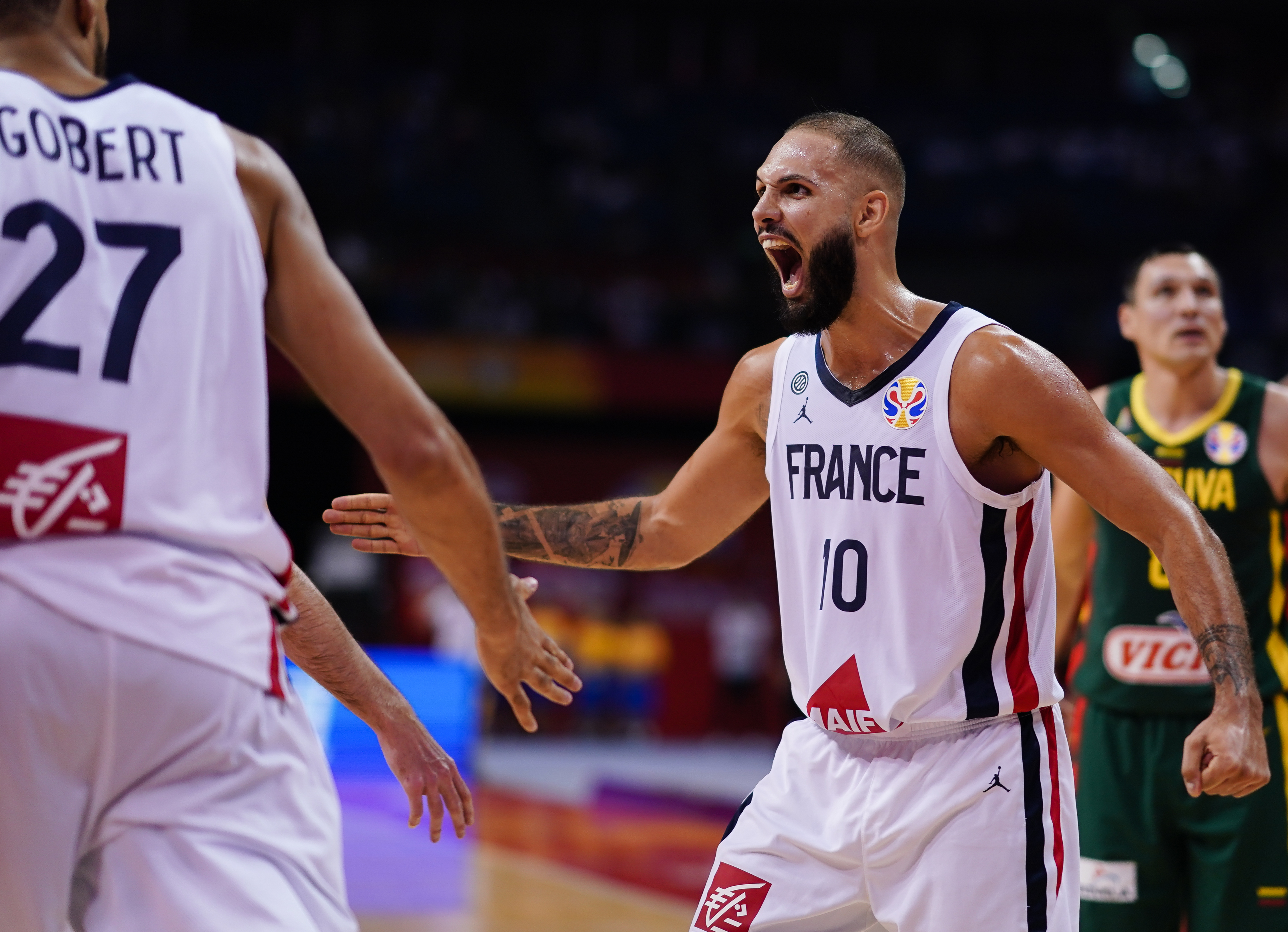篮球世界杯丨小组赛第二阶段法国队战胜立陶宛队