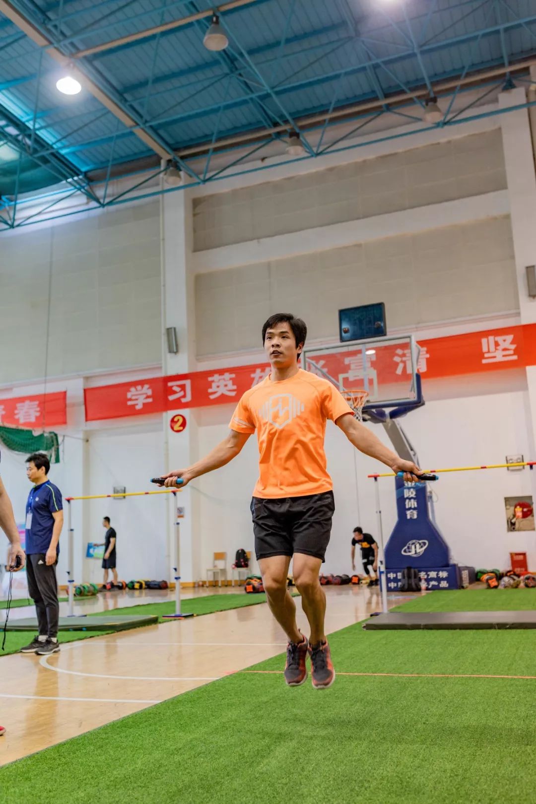 同时,特别感谢本次大赛的赞助商,为本次比赛参赛运动员提供丰厚的礼品