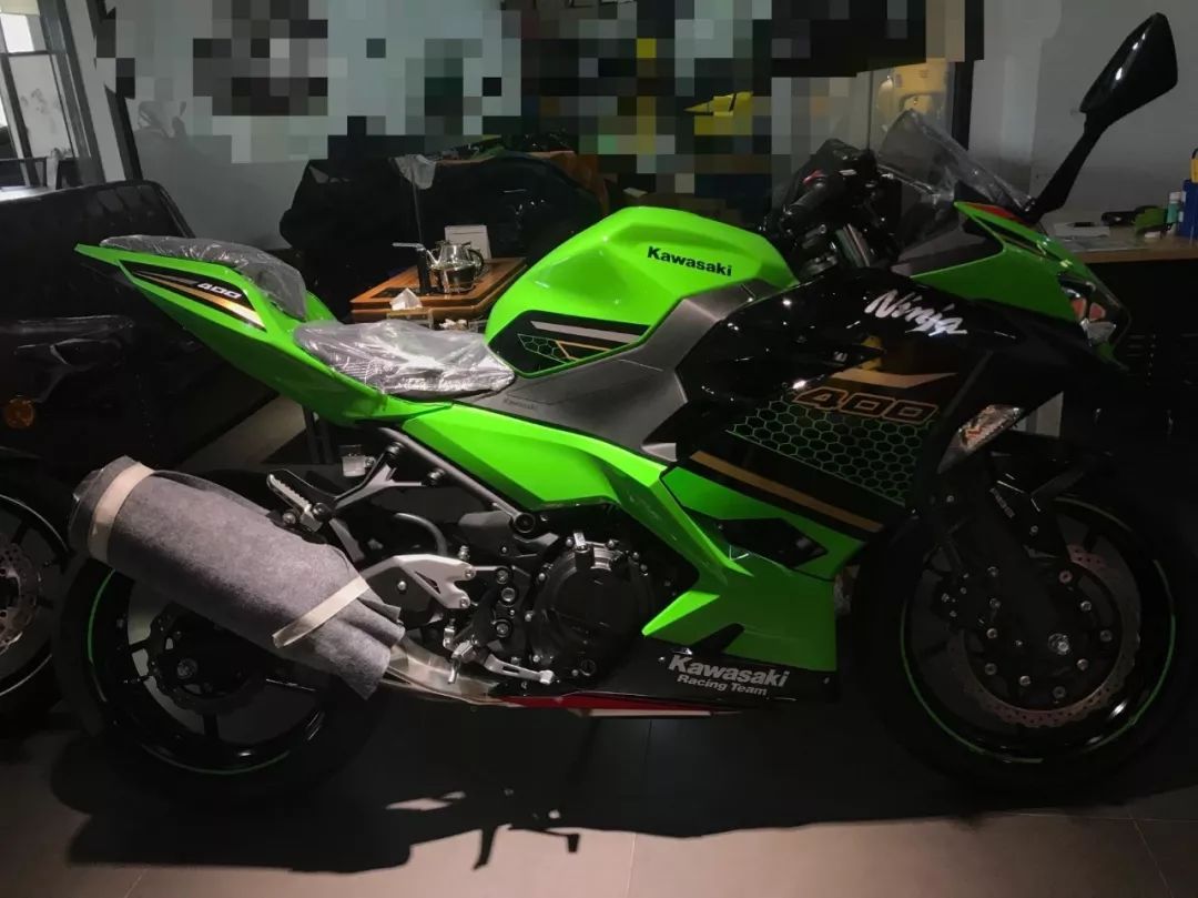 48800krt,黑色,黑白红售价:49800ninja400实物图珍珠星辰白售价:85500