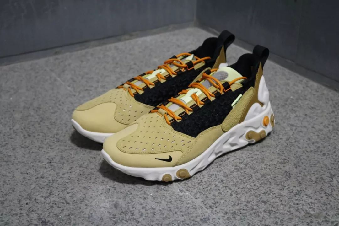 成都deal发售9月8日多重质感的拼接鞋面nikethe10th