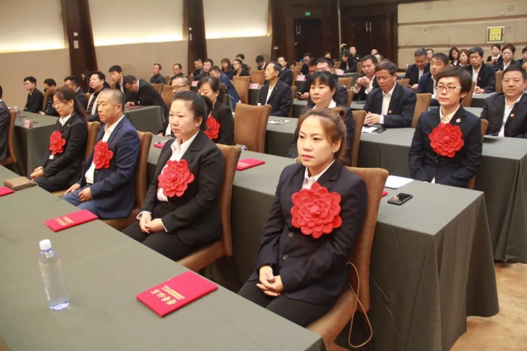漠河市召开第35个教师节庆祝暨表彰大会
