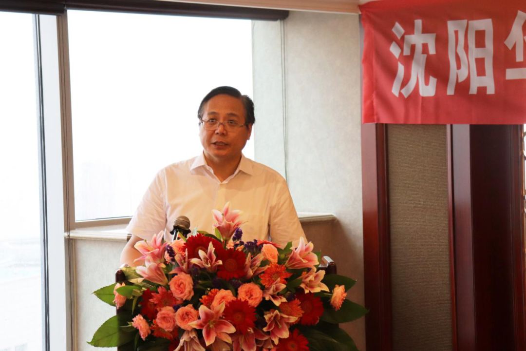 华锐世纪集团总裁张连臣,公司董事长,党委书记周可璋,副总经理张敬芝