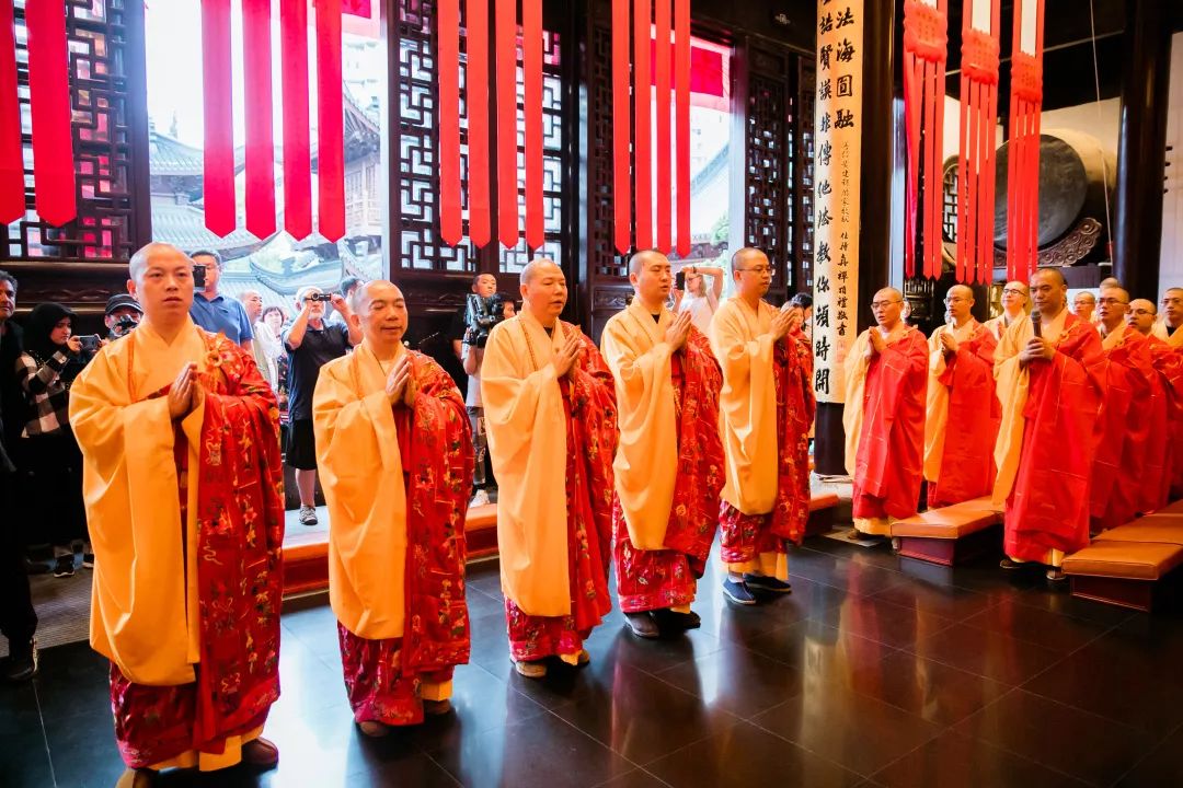 上海玉佛禪寺莊嚴舉行紀念中國人民抗日戰爭勝利74週年和平祈禱法會