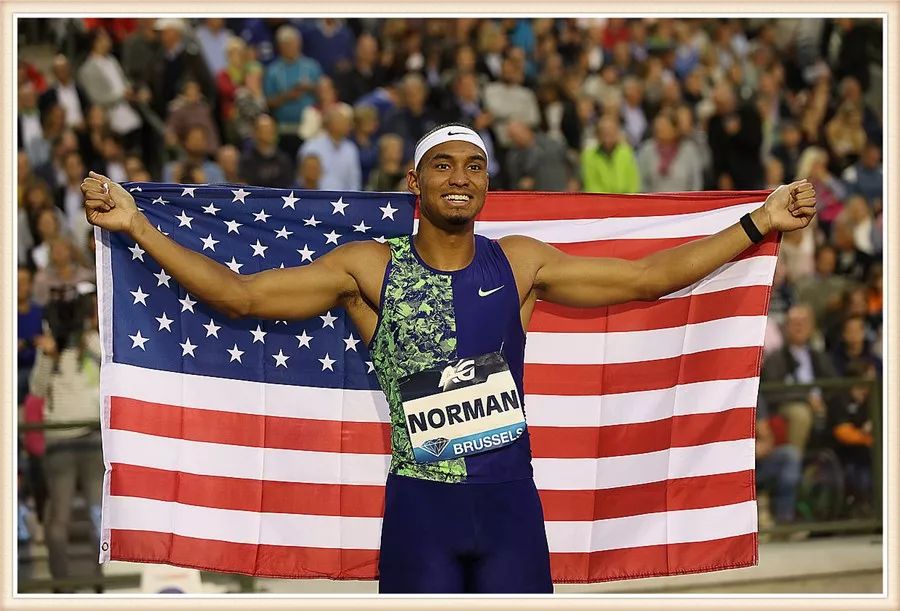 400米:诺尔曼(美国),44.26秒200米:莱尔斯(美国),19.74秒( 0.